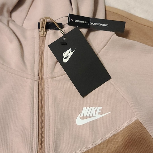 Sweater - Picture 3 of 4